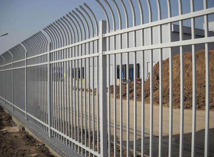 聊城锌钢护栏铁艺围栏,聊城锌钢护栏铁艺围栏2021价格